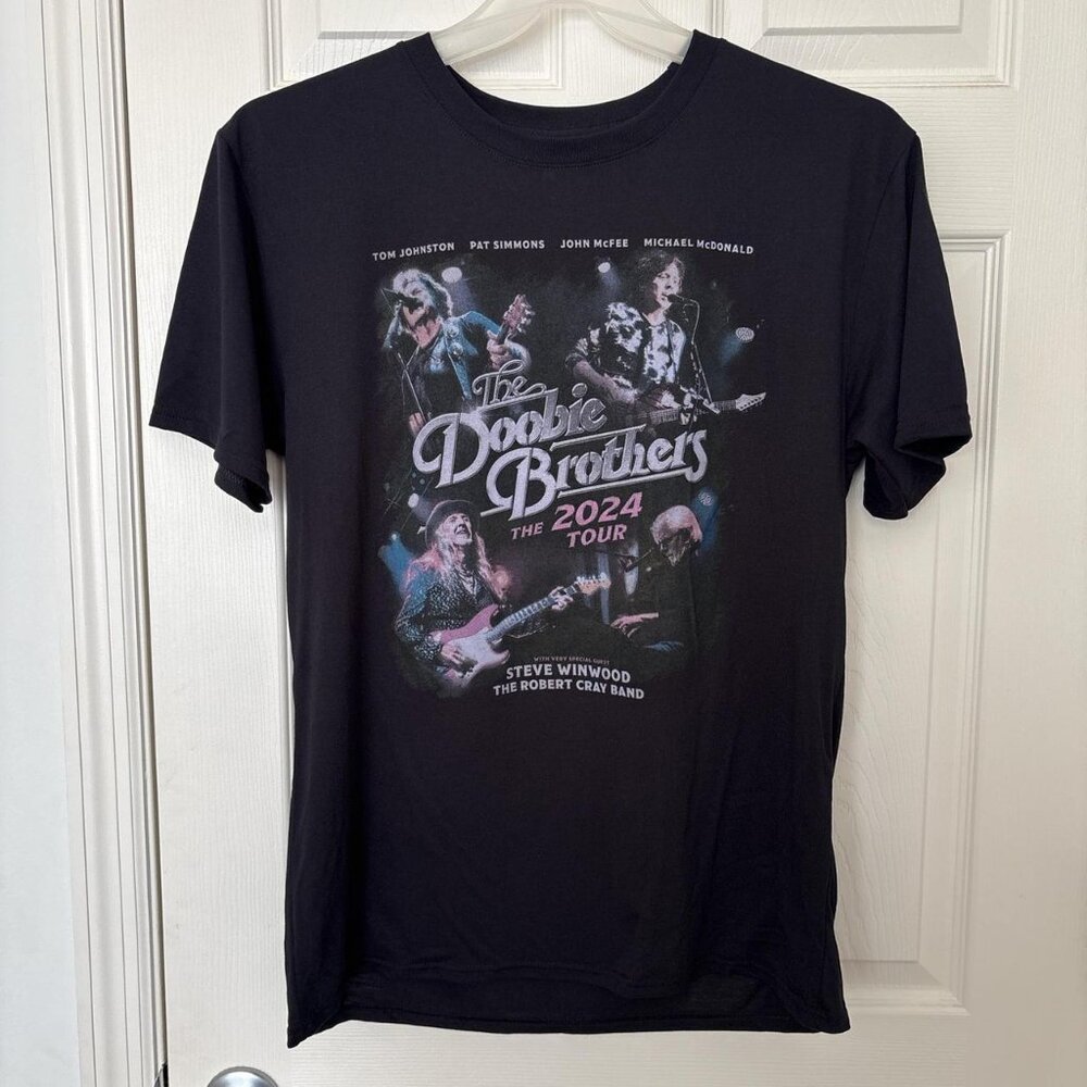 Black The Doobie Brothers 2024 Tour band t-shirt. Size L